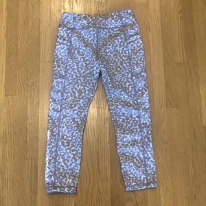 Reebok 6/6X Like New Leggings WITH POCKETS